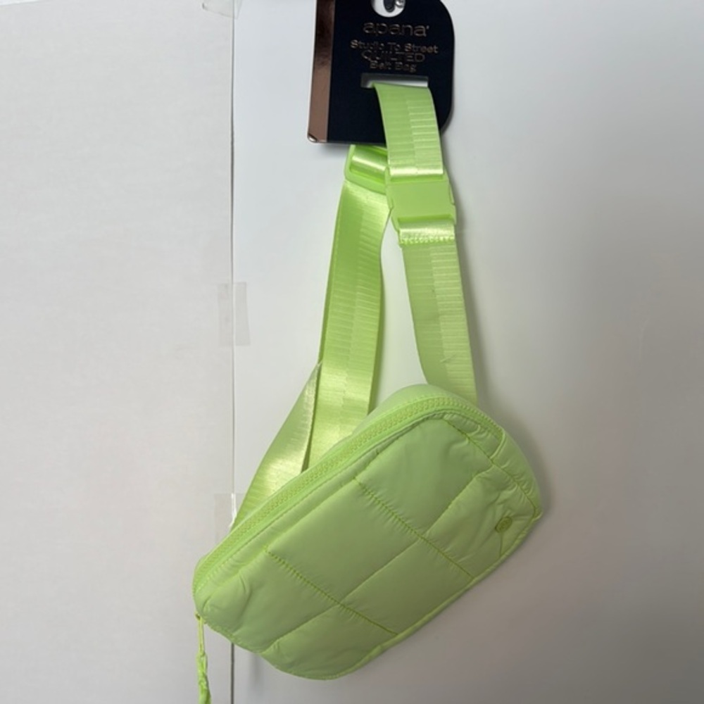 Apana Green Travel Bag with Glossy Finish and Adjustable Strap. Summer Travel